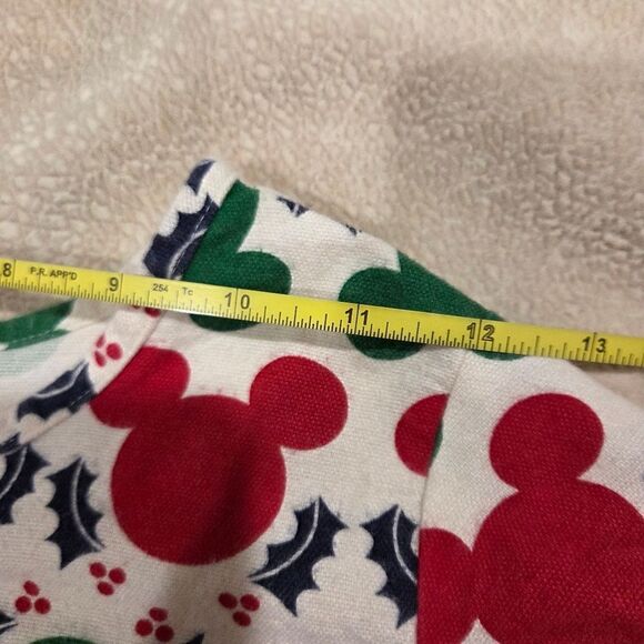 Hanna Andersson Disney Christmas Nightgown, Size 8 (130) - Picture 7 of 10